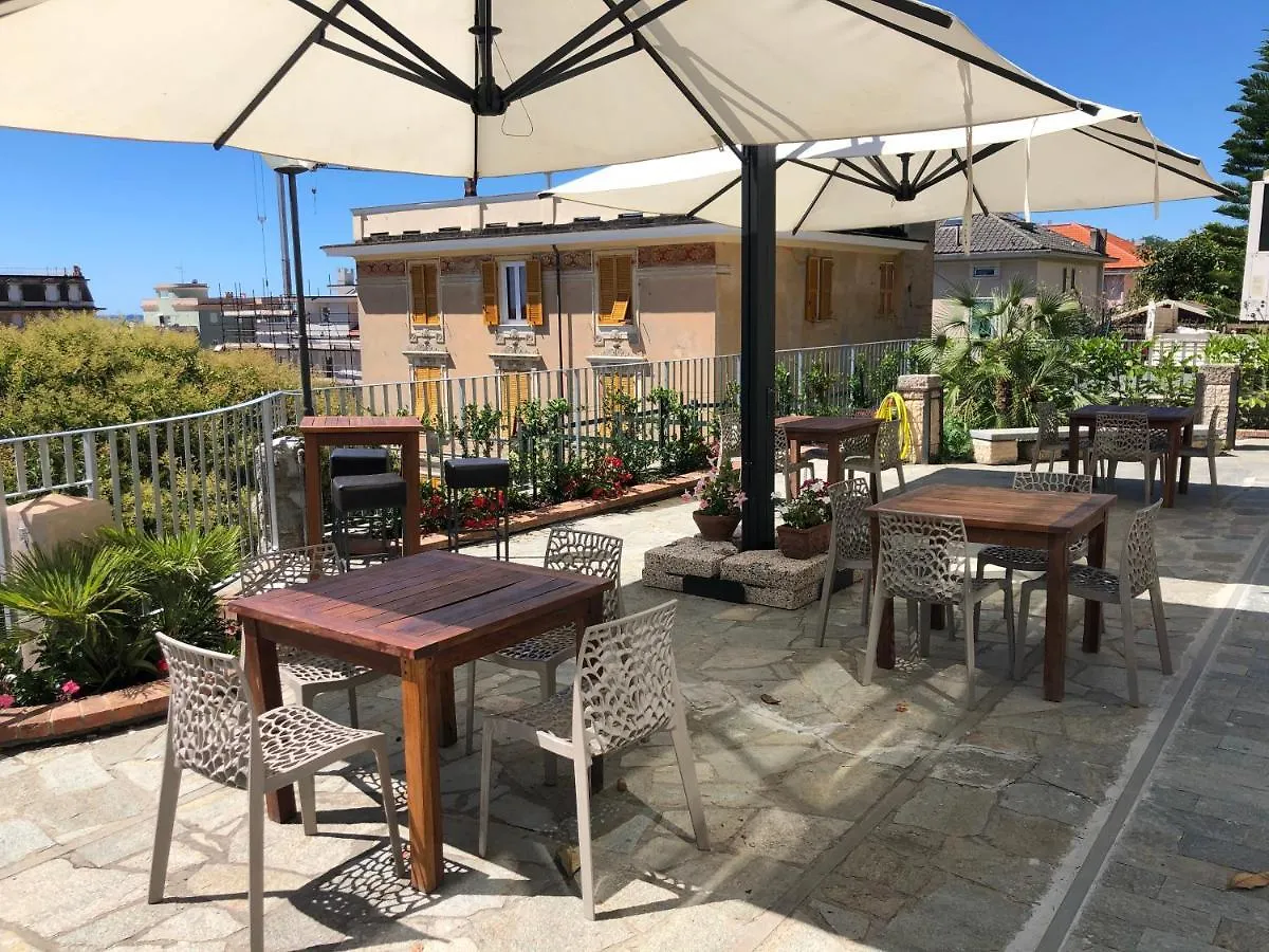 Mh Hotel Varazze Italië
