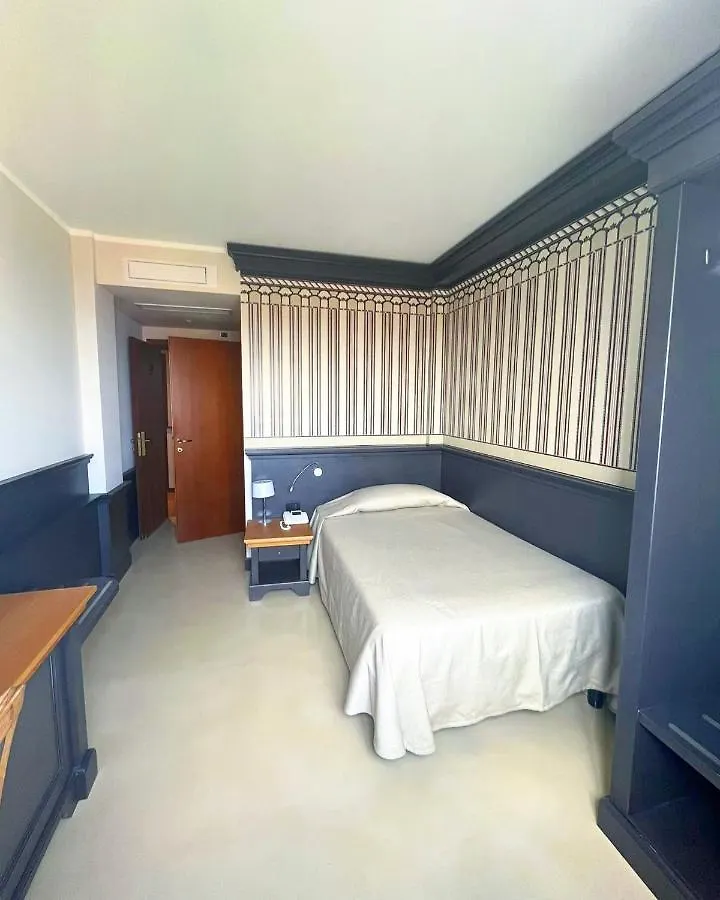 Mh Hotel ואראצה איטליה